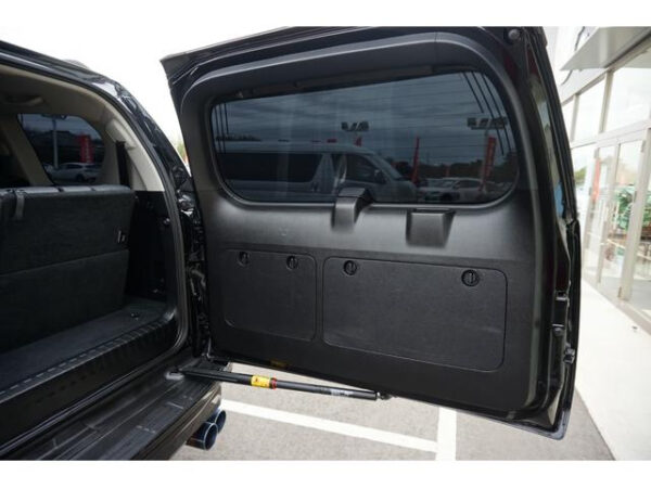 TOYOTA LAND CRUISER PRADO - Image 18