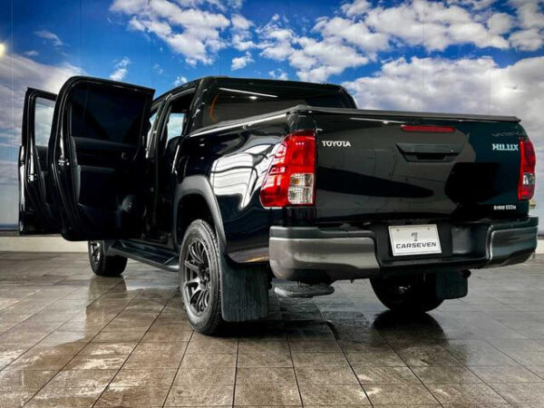 TOYOTA HILUX - Image 18