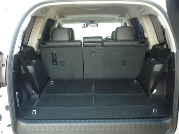 TOYOTA LAND CRUISER PRADO - Image 19