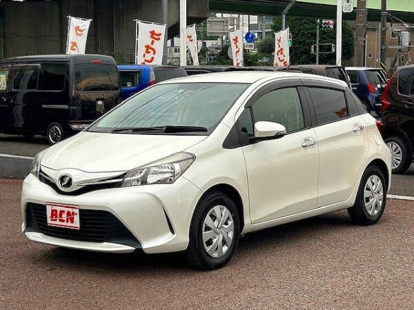TOYOTA VITZ - Image 3