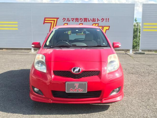 TOYOTA VITZ - Image 3