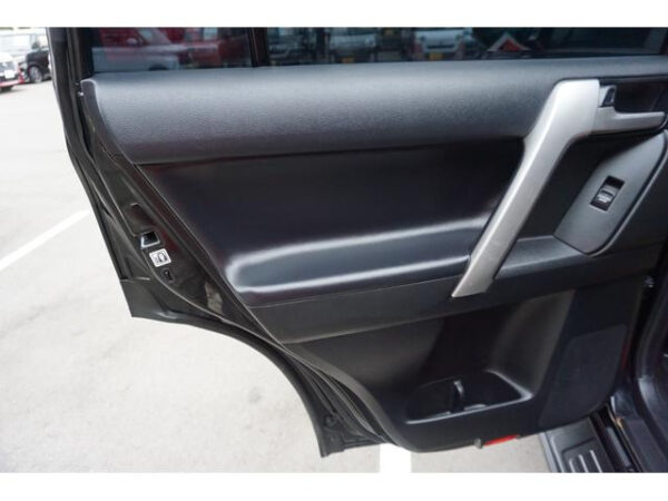 TOYOTA LAND CRUISER PRADO - Image 21