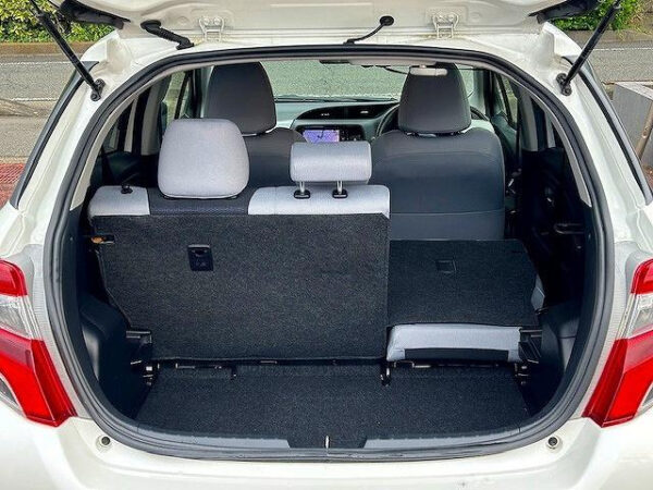 TOYOTA VITZ - Image 24