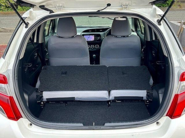 TOYOTA VITZ - Image 25