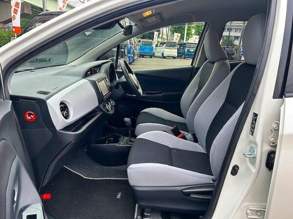 TOYOTA VITZ - Image 27
