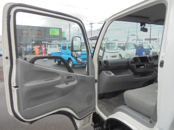 TOYOTA DYNA - Image 4