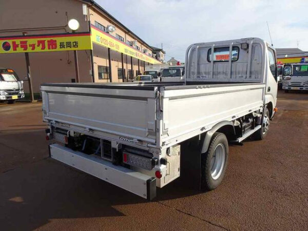 TOYOTA DYNA - Image 4