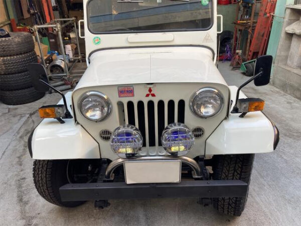 MITSHUBISHI JEEP - Image 4