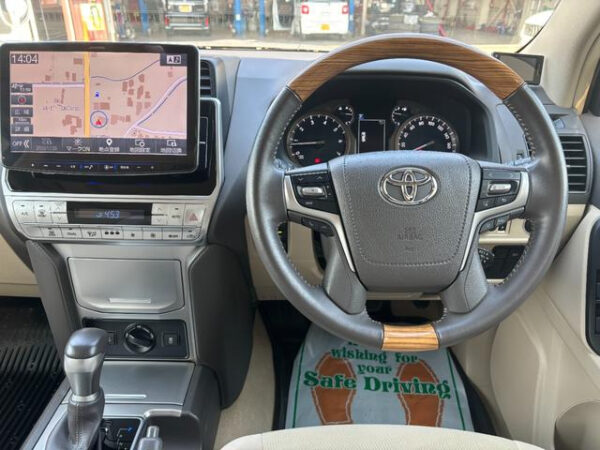 TOYOTA LAND CRUISER PRADO - Image 4