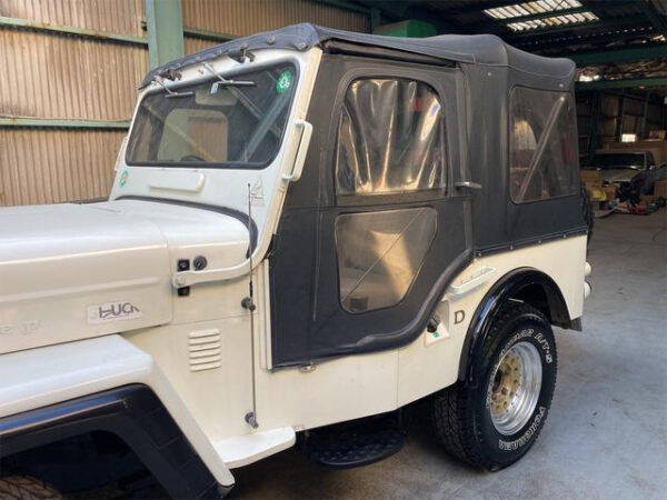 MITSHUBISHI JEEP - Image 5