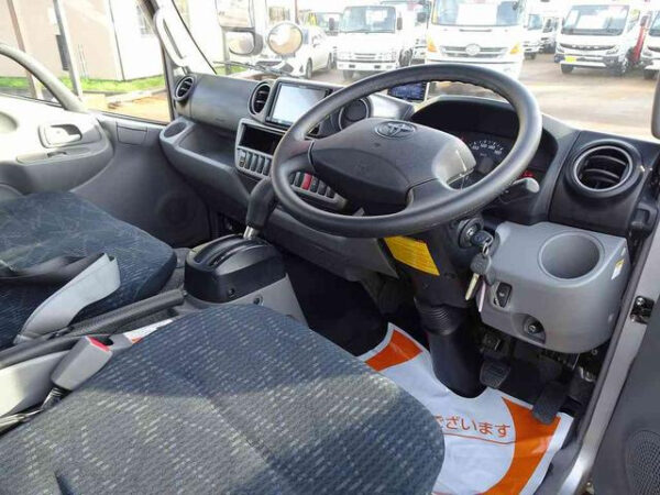 TOYOTA DYNA - Image 6