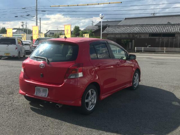 TOYOTA VITZ - Image 6