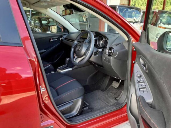 MAZDA DEMIO - Image 6