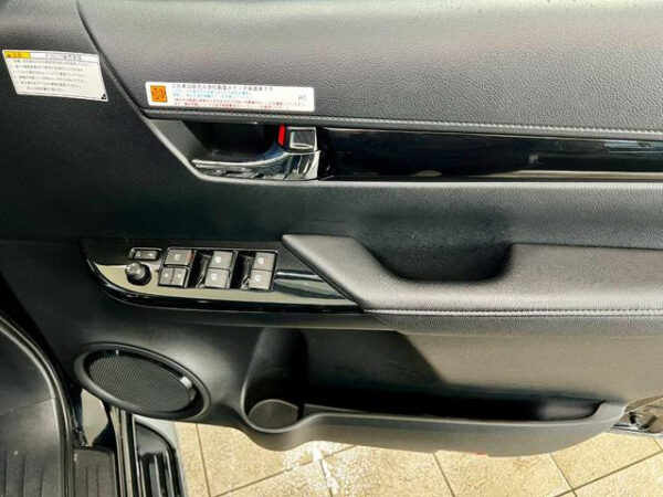 TOYOTA HILUX - Image 7
