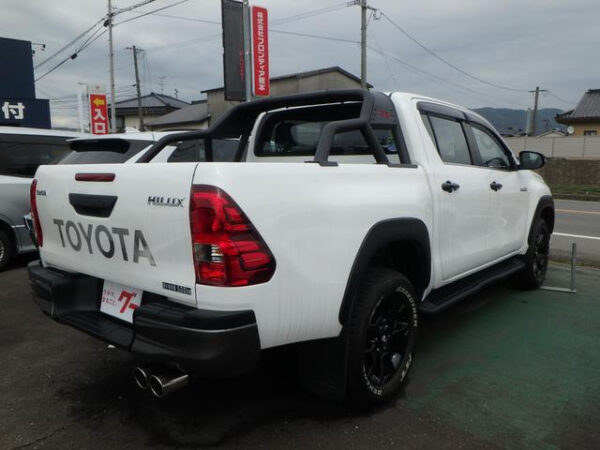 TOYOTA HILUX - Image 7