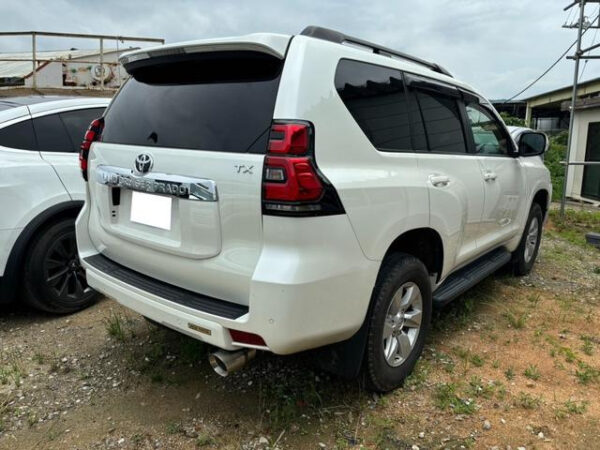 TOYOTA LAND CRUISER PRADO - Image 7