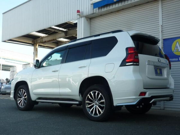 TOYOTA LAND CRUISER PRADO - Image 7