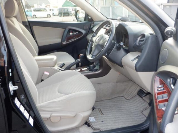 TOYOTA VANGUARD - Image 8