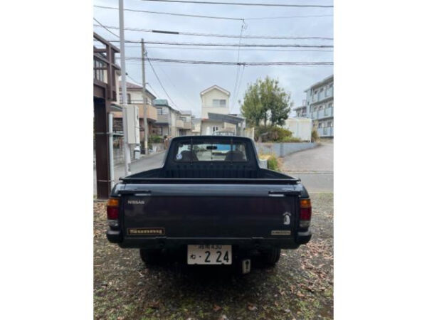 NISSAN SUNNY TRUCK - Image 8