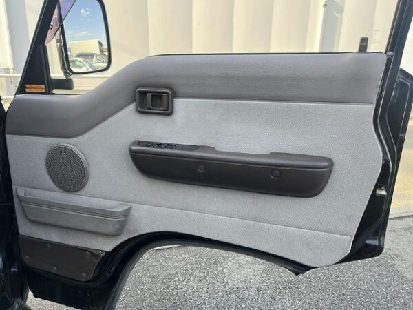 NISSAN CARVAN - Image 8