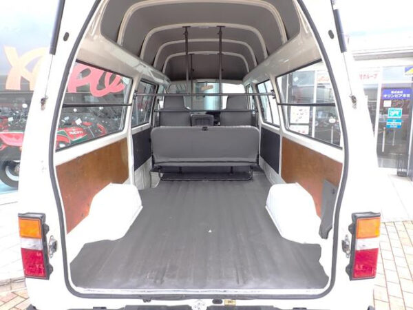 NISSAN CARVAN - Image 8