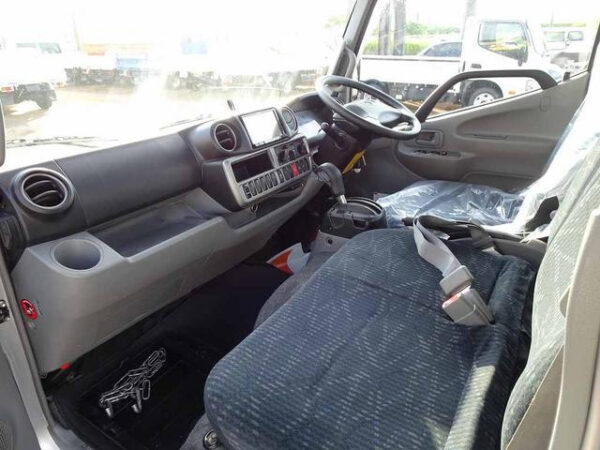 TOYOTA DYNA - Image 8