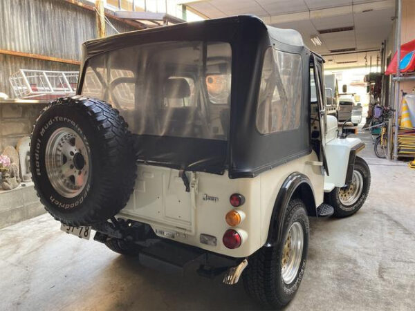 MITSHUBISHI JEEP - Image 8