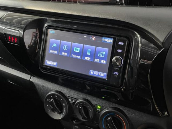 TOYOTA HILUX - Image 8