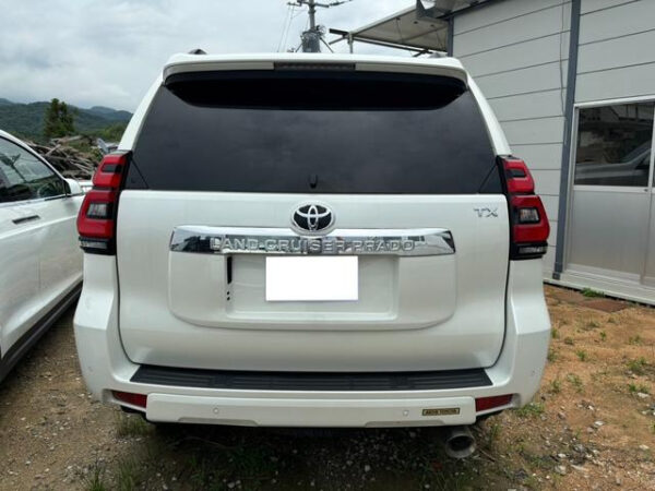 TOYOTA LAND CRUISER PRADO - Image 8