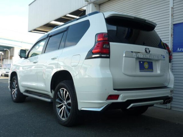 TOYOTA LAND CRUISER PRADO - Image 8