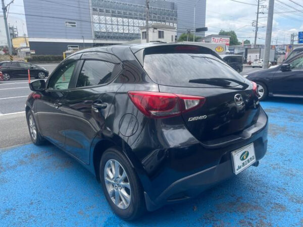 MAZDA DEMIO - Image 8
