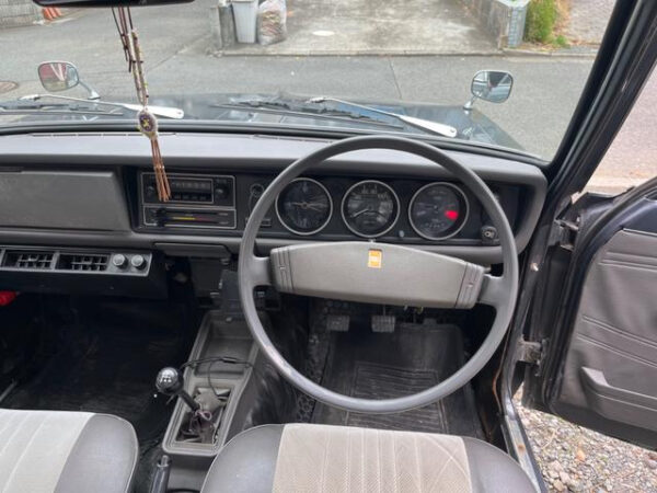 NISSAN SUNNY TRUCK - Image 9