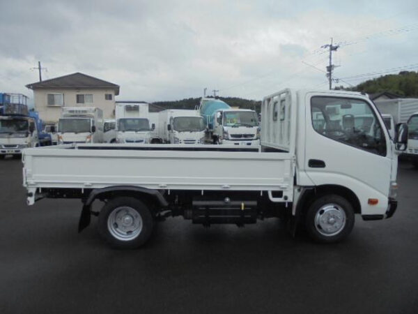 TOYOTA DYNA - Image 9