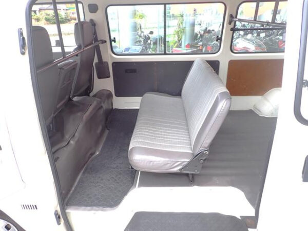 NISSAN CARVAN - Image 9