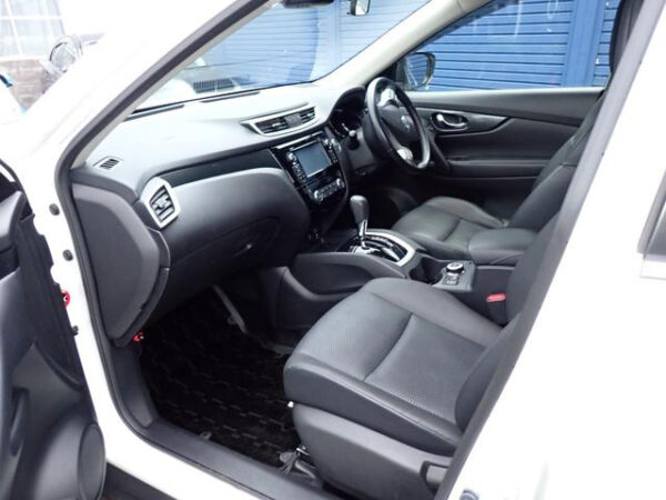NISSAN X-TRAIL - Image 9