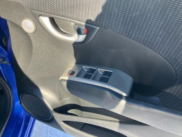 HONDA FIT - Image 9