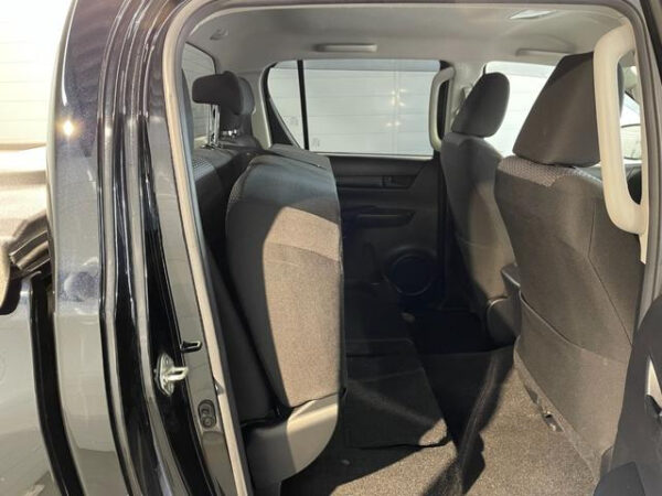 TOYOTA HILUX - Image 9