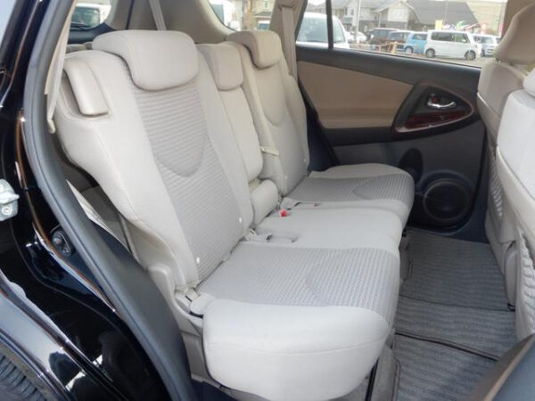 TOYOTA VANGUARD - Image 10