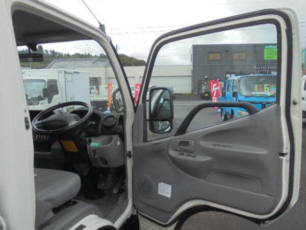 TOYOTA DYNA - Image 10