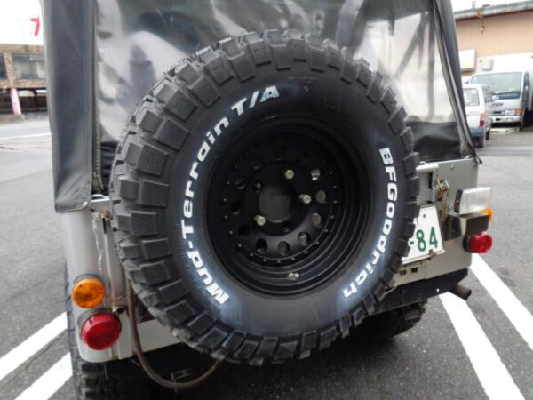MITSHUBISHI JEEP - Image 11