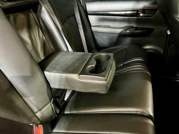 TOYOTA HILUX - Image 10