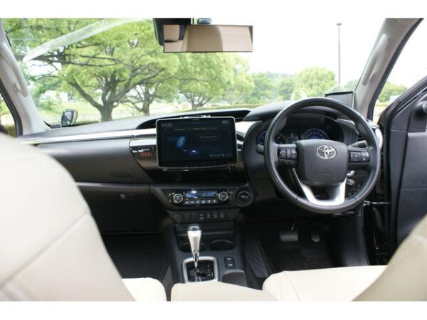 TOYOTA HILUX - Image 10
