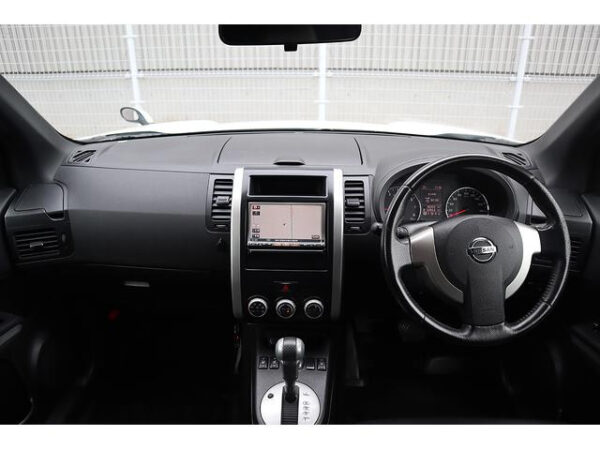 NISSAN X-TRAIL - Image 2