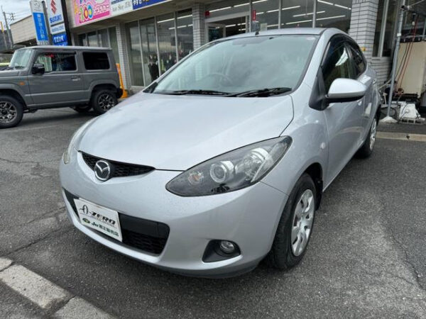 MAZDA DEMIO - Image 2