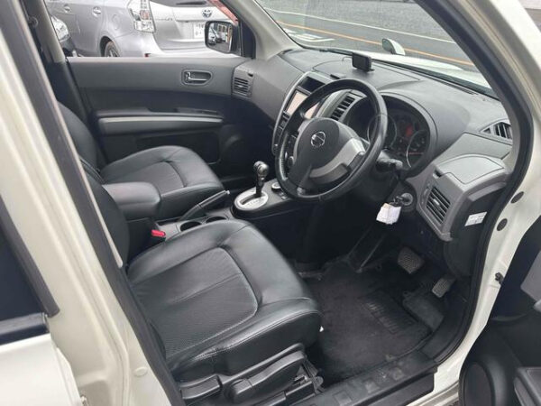 NISSAN X-TRAIL - Image 11
