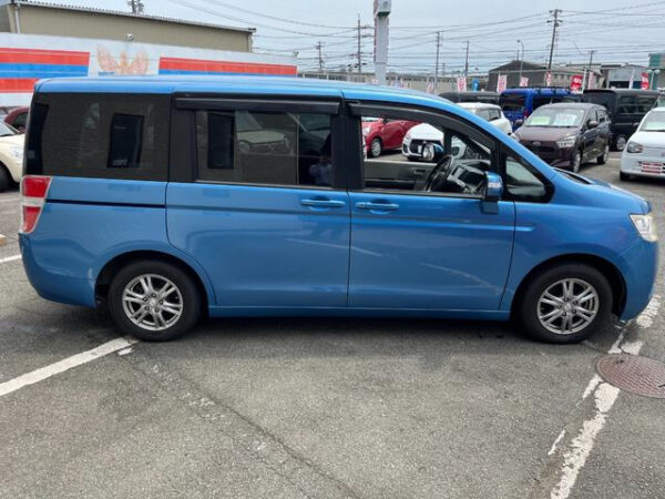 HONDA STEP WAGON - Image 12