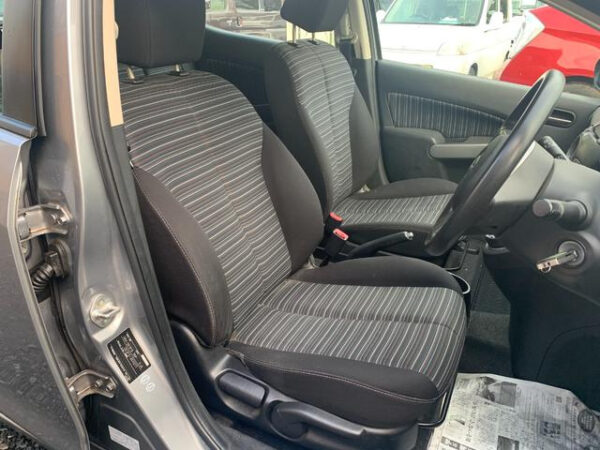 MAZDA DEMIO - Image 12