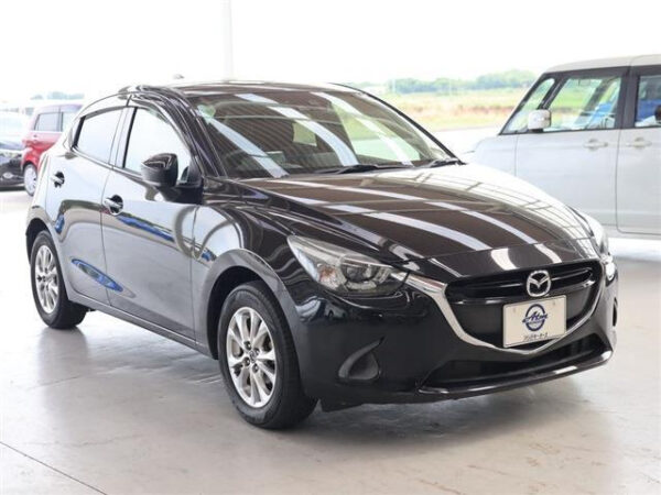 MAZDA DEMIO - Image 12