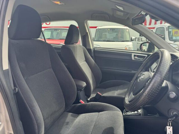 TOYOTA COROLLA AXIO - Image 13