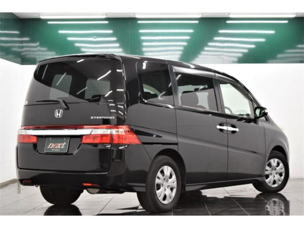 HONDA STEP WAGON - Image 13